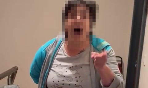 Otizmli çocuk gürültü yapıyor diye komşusunun kapısına beyzbol sopası ile dayandı
