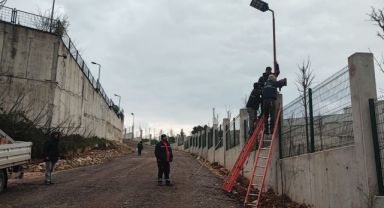 Şehir Hastanesi bağlantı yolu güneş enerjisi ile aydınlatılıyor