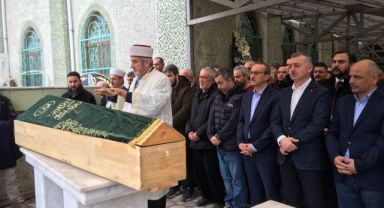 Şehitleri anmak için gittikleri şehirde ölen 2 kişi memleketleri Kocaeli'de toprağa verildi