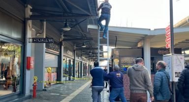 AVM'de ünlü kuyumcuya akılalmaz soygun: Çatıdan girdiler