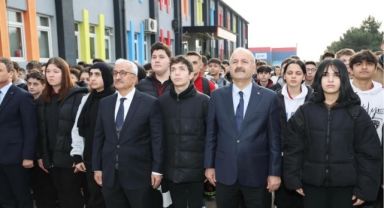 Kaymakam Özyiğit ve Başkan Büyükgöz bayrak töreninde