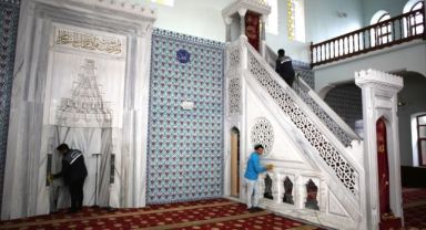 Başiskele'de camiler Ramazan'a hazırlanıyor