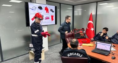 Büyükşehir İtfaiyesine elektrikli araç yangınları eğitimi