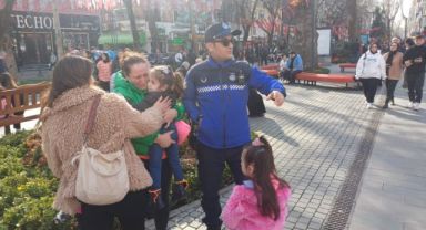 Büyükşehir zabıtası kaybolan 5 çocuğu ailesine kavuşturdu