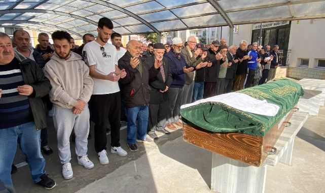 Çocuğunu almak için geldiği okulda öldürülen baba son yolculuğuna uğurlandı