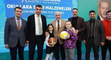 Darıca Belediyesi’nden okullara spor malzemesi desteği