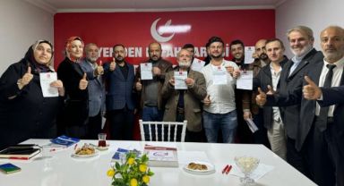 Darıca'da yaşayan aile Ak Parti'den istifa ederek YRP'ye geçti 