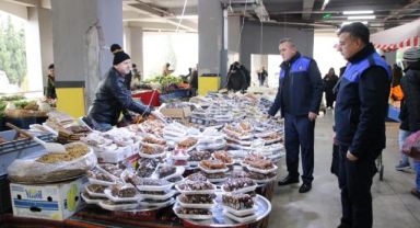 Derince'de pazarlar denetleniyor