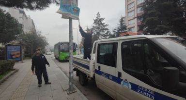 Gebze Zabıtasından afiş denetimleri