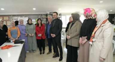Geleceğin pasta şefleri sertifikalarını aldı