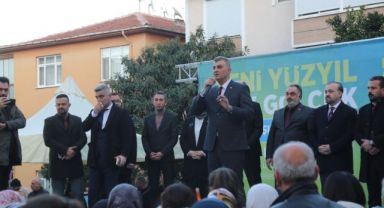 Gölcük Belediye Başkanı Ali Yıldırım Sezer’den gövde gösterisi