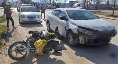 Motosiklet ile otomobil çarpıştı: 1 yaralı