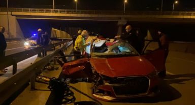 Otomobil önce tıra, ardından bariyere çarparak sürüklendi: 1 ölü, 3 yaralı
