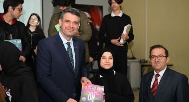 Sınava hazırlanan binler öğreniciye deneme sınav kitapçığı dağıtıldı