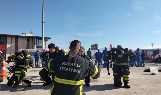 Tersane personellerine yangın eğitimi