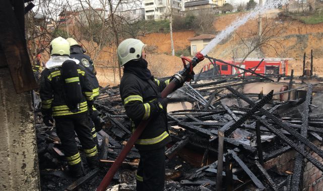 Yangın faciası: Baba ve oğlunun evleri küle döndü