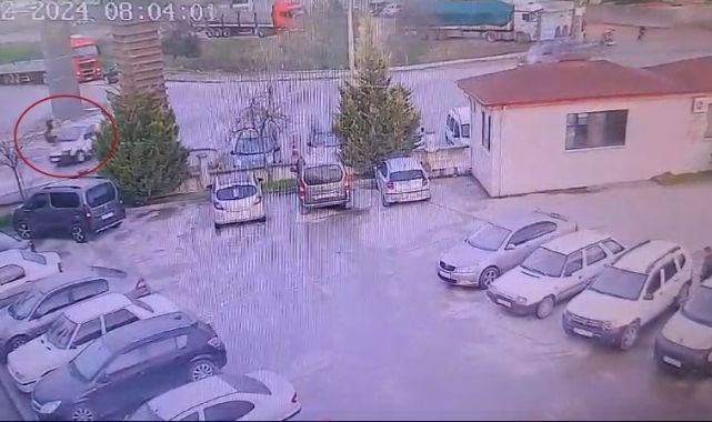 Yolun karşısına geçmek istedi, ağır yaralandı