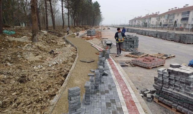 D-100 üzerindeki üstgeçitte imalatlar yapılıyor