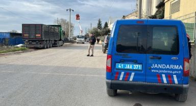 Damper yüksek gerilim hattına değdi, sürücü elektrik akımına kapıldı