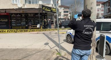 Oto galeride dehşet: Kurşun anne ve 2 çocuğun oturduğu salona isabet etti