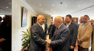 Sadık Güvenç'in siyasi nezaketi takdir topladı