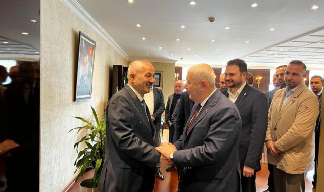 Sadık Güvenç'in siyasi nezaketi takdir topladı