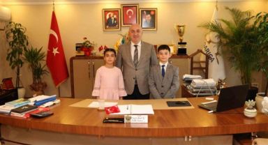 Başkan Bıyık koltuğunu çocuklara bıraktı