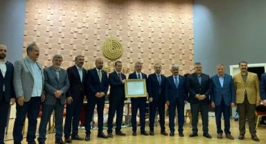 Başkan Büyükakın mazbatasını aldı