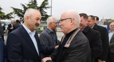 Gebzeliler meydanda bayramlaştı