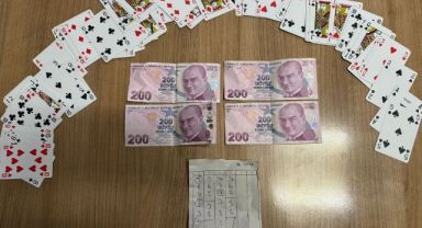 İş yerinde kumar oynayanlara baskın