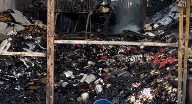 Kocaeli’de market yangınına 34 araç, 84 personel ile müdahale edildi