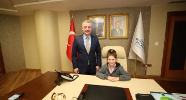 Minik Sahra Büyükşehir koltuğunda: İlk talimatını verdi