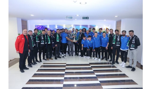Başkan Çiftçi şampiyonları ağırladı