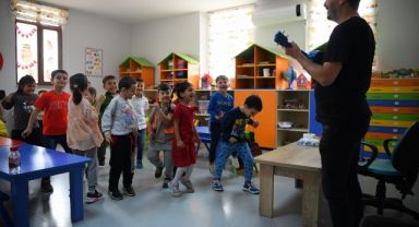 Çocuklar eğlenerek öğreniyor