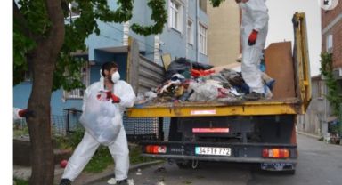 Gebze'de bir evden 17 kamyon dolusu çöp çıkarıldı