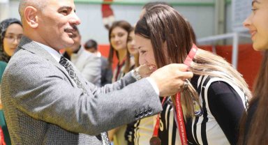 Gençler 19 Mayıs'ı voleybol turnuvası ile kutladı