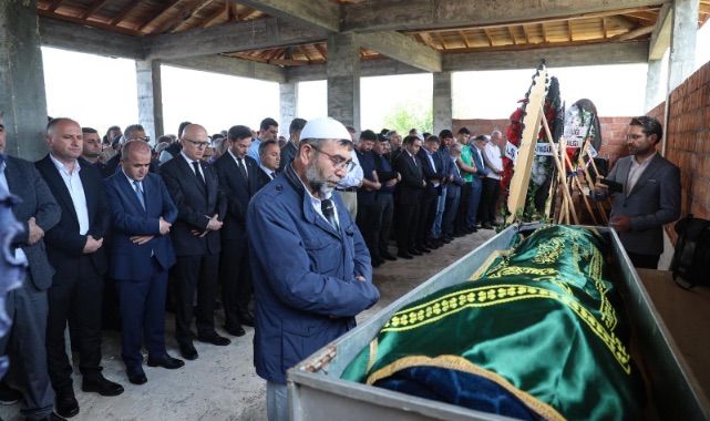 GTÜ Rektörü Babasını Son Yolculuğuna Uğurladı