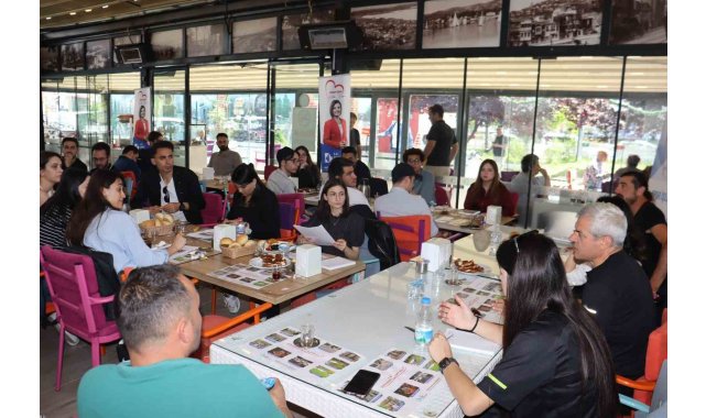 İzmit Belediyesi, 19 Mayıs'a gençlerle hazırlanıyor