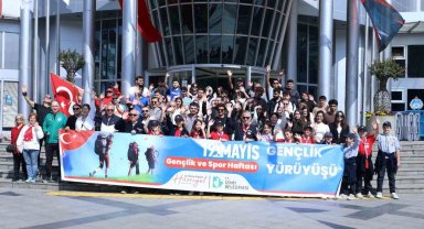 İzmitli gençler 19 Mayıs Gençlik Yürüyüşünde buluştu
