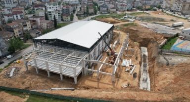 Kapalı Spor Salonu’nda çalışmalar devam ediyor