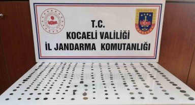 Tarihi eser kaçakçılığı operasyonu: 252 sikke ve objeler ele geçirildi