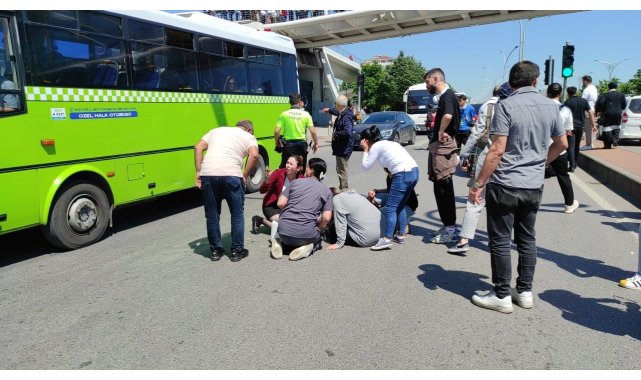 Yolun karşısına geçmek isteyen kadına otomobil çarptı