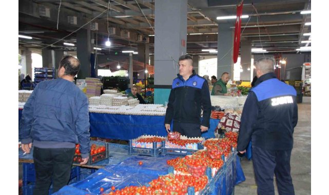 Zabıta denetimlerini sürdürüyor