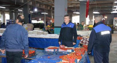 Zabıta denetimlerini sürdürüyor