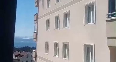 8 katlı apartmanda yangın paniği: 1 kişi dumandan etkilendi