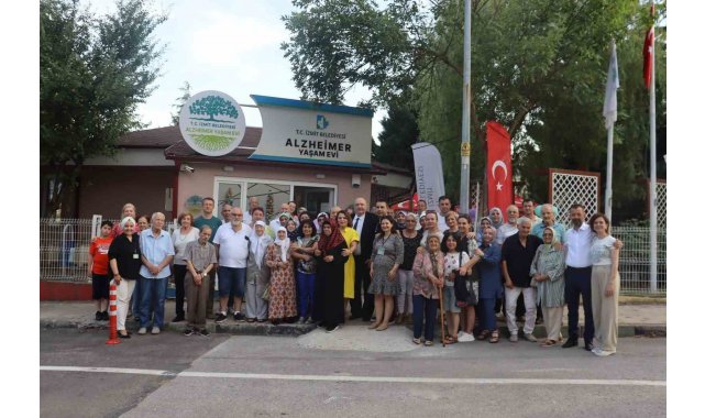 Alzheimer Yaşam Evi 3 yaşında