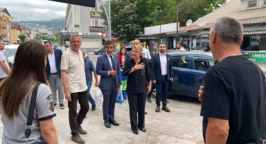 Başkan Hürriyet yeni haftaya işçi duraklarında başladı