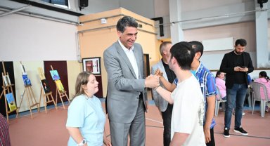 Başkan kocaman, özel çocukların hayır panayırında