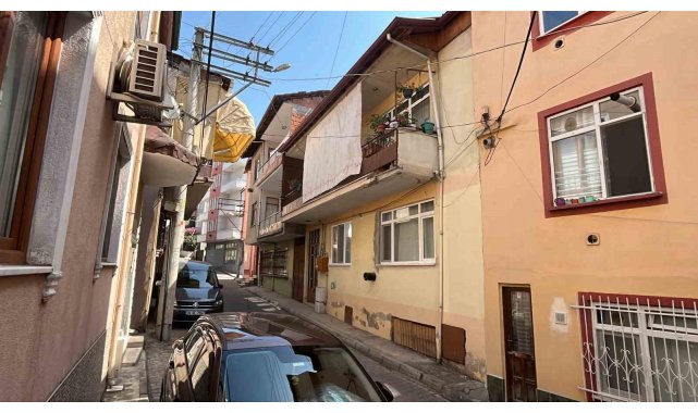 Binalara tırmanan sansarı görenler şaşkına döndü