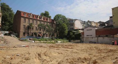 Büyükakın: "Yıkılan vergi dairesinin yerine park yapılacak"